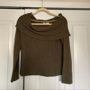 OFF THE SHOULDER SWEATER✨